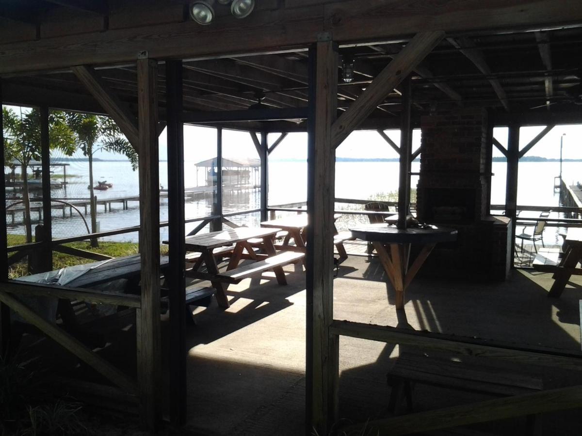 Lakeside Inn And Cafe Saint Cloud Bagian luar foto