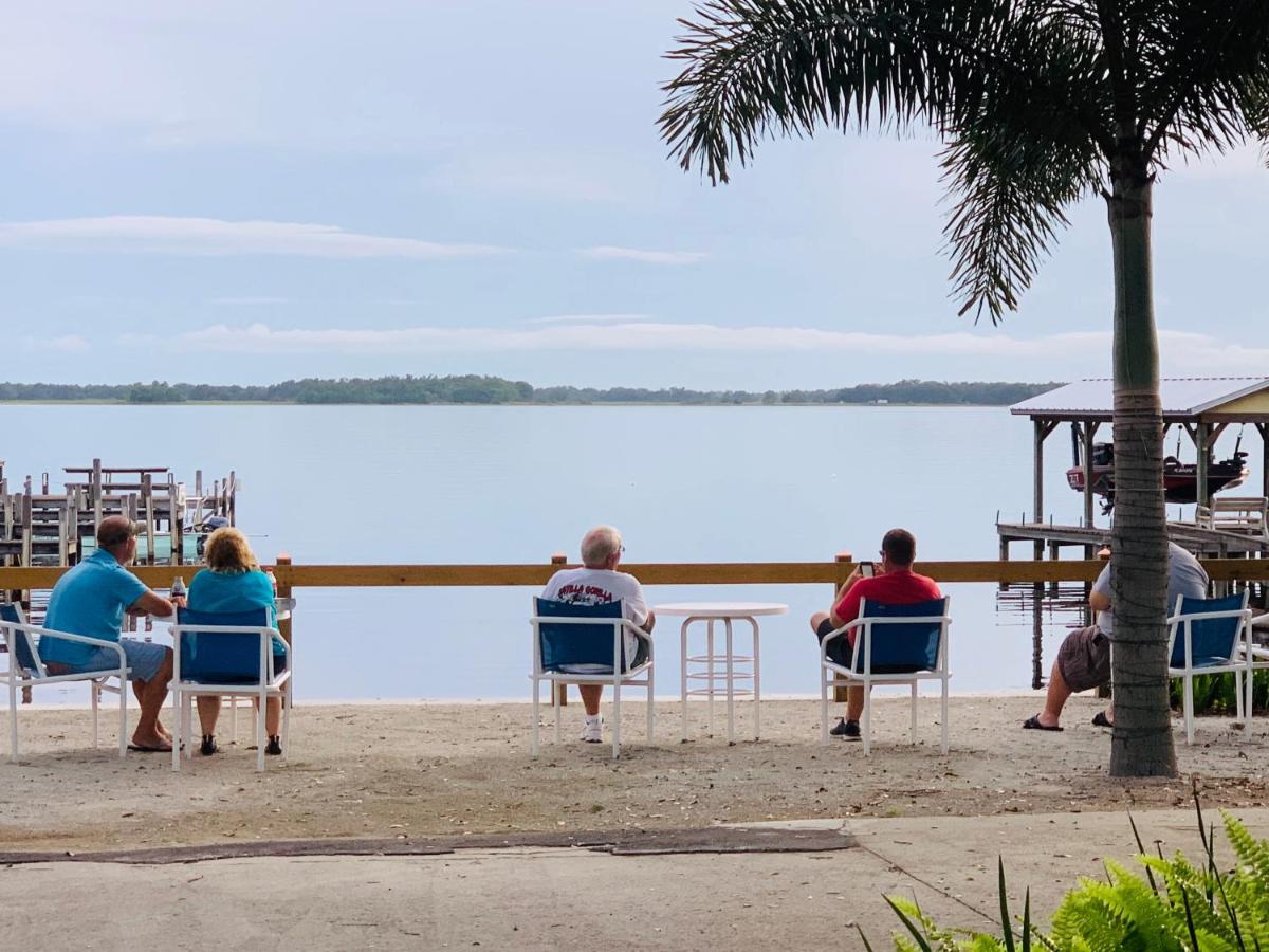 Lakeside Inn And Cafe Saint Cloud Bagian luar foto