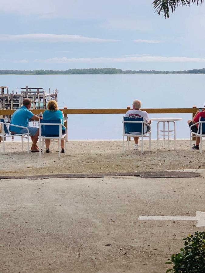 Lakeside Inn And Cafe Saint Cloud Bagian luar foto